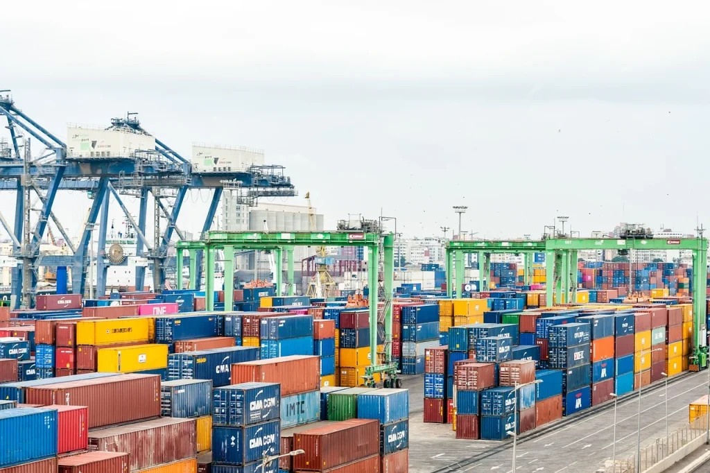 hoàn thuế đối với hàng hóa nhập khẩu để sản xuất sản phẩm xuất khẩu