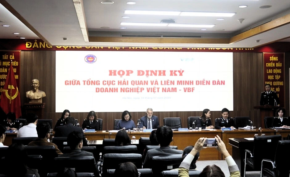 BUỔI HỌP ĐỊNH KỲ CỦA TỔNG CỤC HẢI QUAN VÀ LIÊN MINH DOANH NGHIỆP VIỆT NAM
