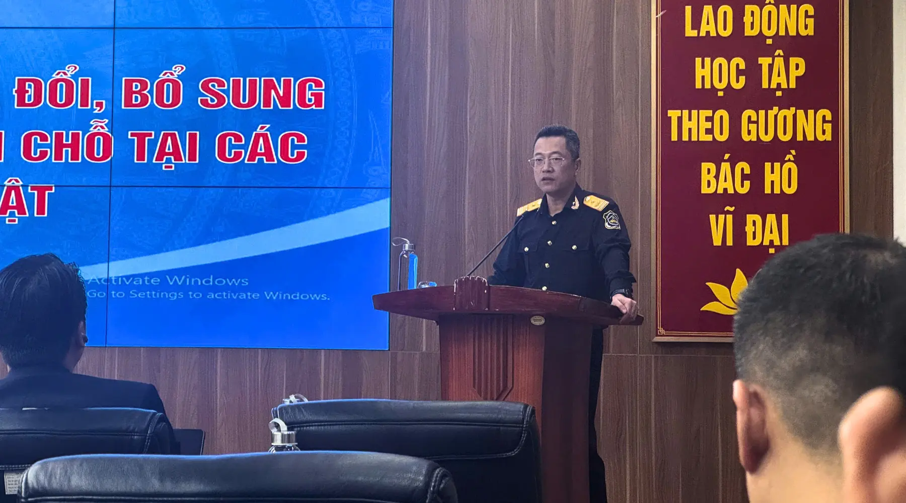 Pho-Cuc-Truong-Cuc-Hai-quan-Au-Anh-Tuan-phat-bieu-khai-mac-va-gioi-thieu-cac-noi-dung-du-kien-se-sua-doi-Luat-Hai-quan