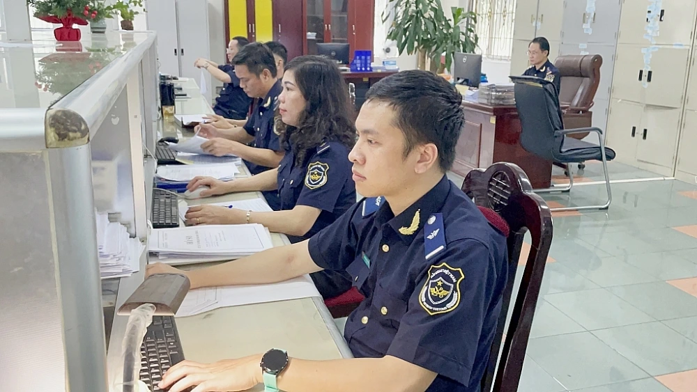 Hai-Quan-Khu-Vuc-II-Tang-Cuong-Kiem-Tra-Xuat-Xu-Tai-Co-So-San-Xuat-2